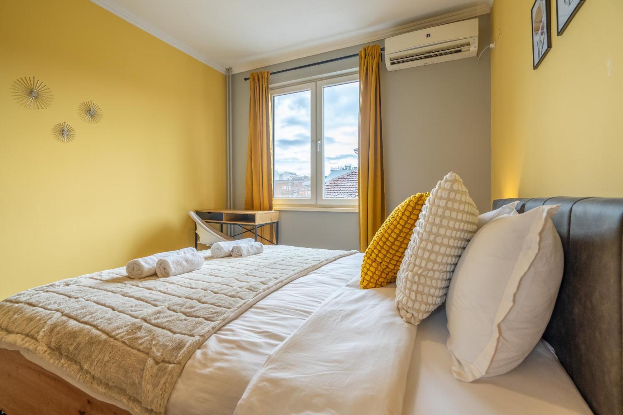 Golden Glow Residence Sofia Esterno foto
